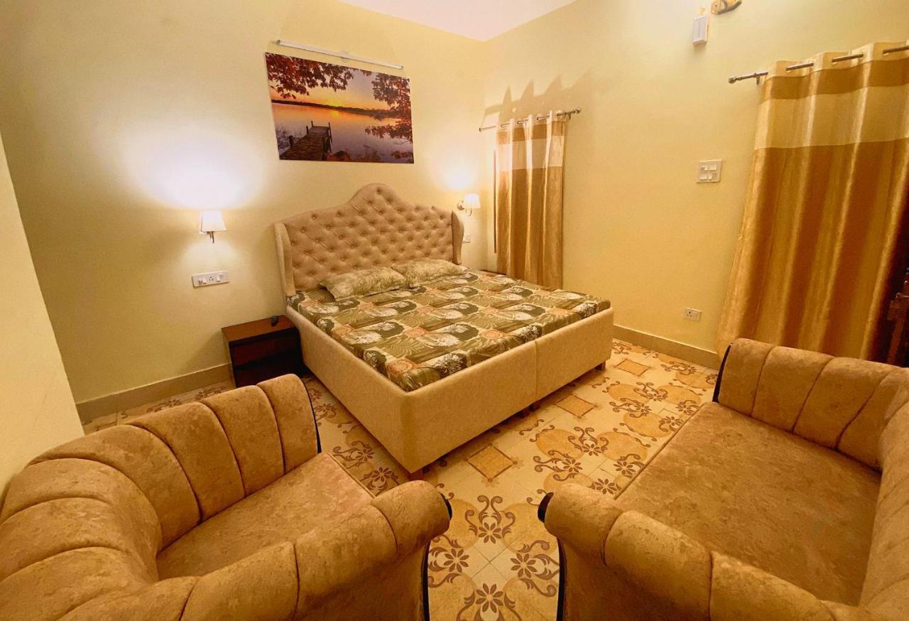 Ekant Guest House Dadahu Ngoại thất bức ảnh